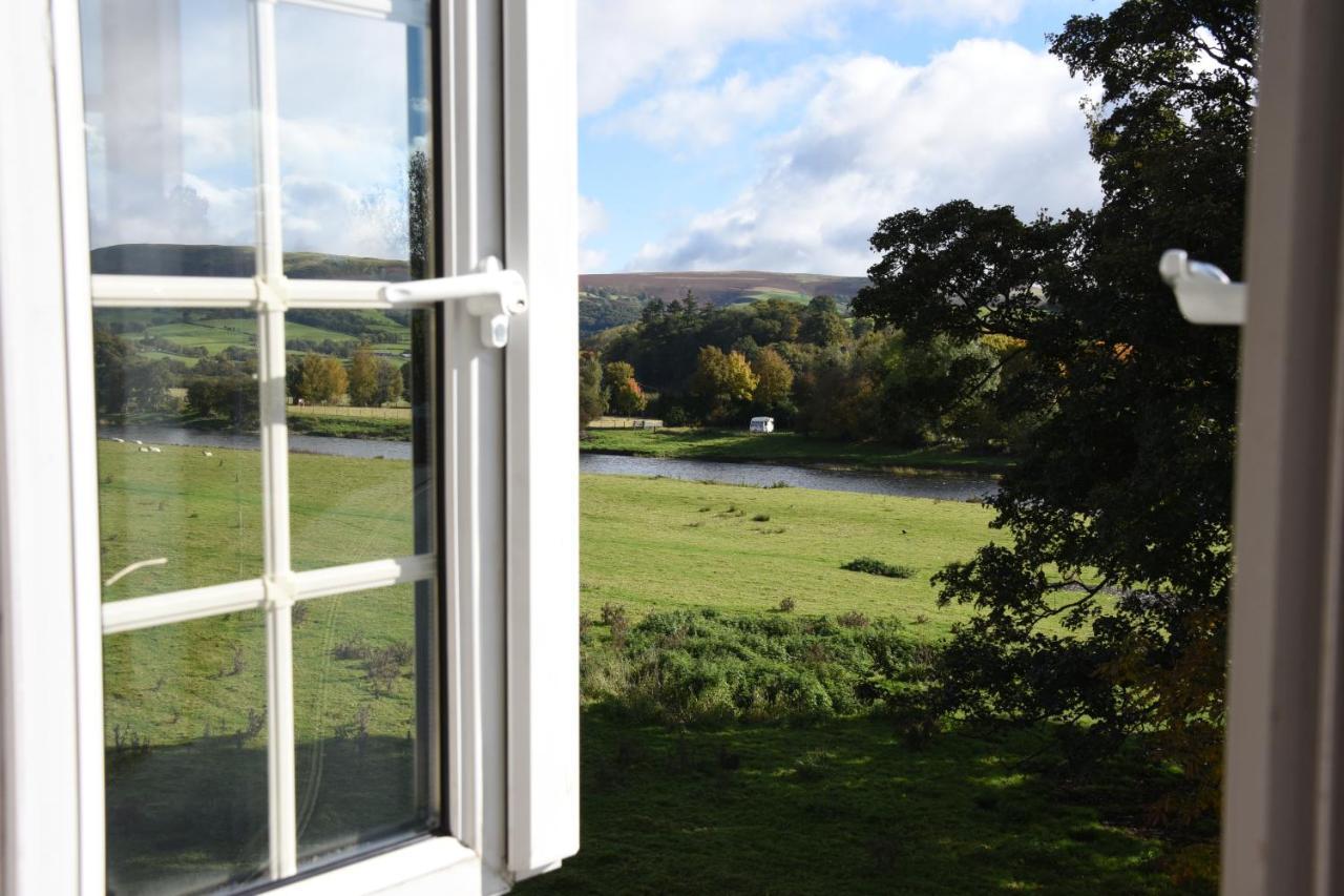 The Llanelwedd Arms Hotel Builth Wells Zewnętrze zdjęcie